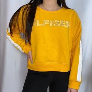 Tommy hilfiger yellow cropped long sleeve